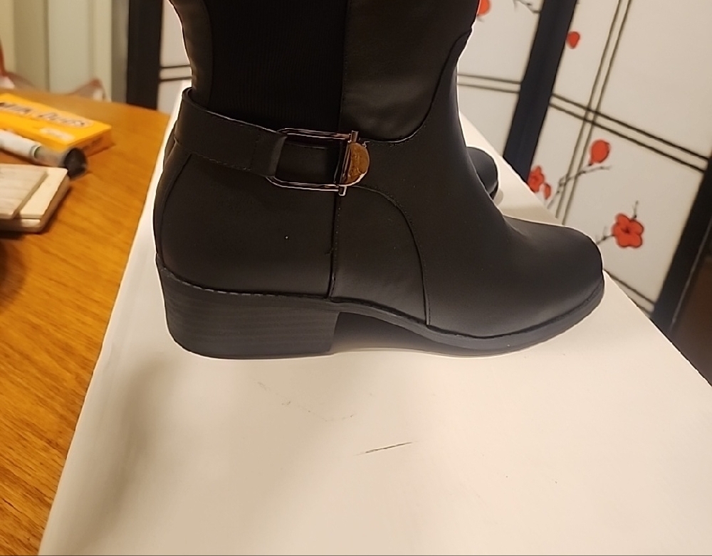 Alfani Elegant Black Ankle Boots - Picture 4 of 9